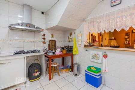 Casa à venda com 246m², 5 quartos e 4 vagas Casa à venda com 246m², 5 quartos e 4 vagasCozinha