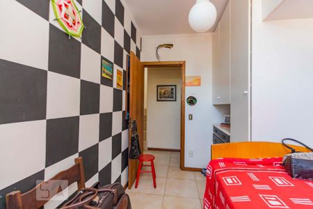 Casa à venda com 246m², 5 quartos e 4 vagas Casa à venda com 246m², 5 quartos e 4 vagasQuarto 4