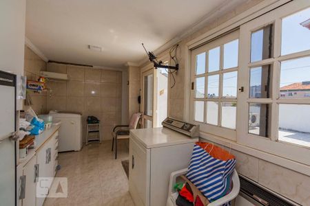 Casa à venda com 246m², 5 quartos e 4 vagas Casa à venda com 246m², 5 quartos e 4 vagasLavanderia