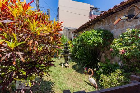 Casa à venda com 246m², 5 quartos e 4 vagas Casa à venda com 246m², 5 quartos e 4 vagasJardim