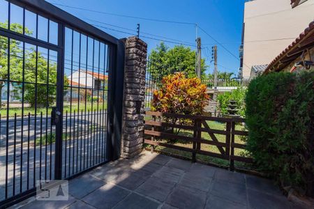 Casa à venda com 246m², 5 quartos e 4 vagas Casa à venda com 246m², 5 quartos e 4 vagasGaragem