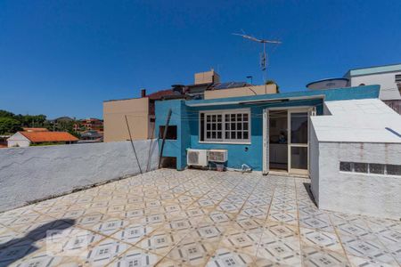 Casa à venda com 246m², 5 quartos e 4 vagas Casa à venda com 246m², 5 quartos e 4 vagasTerraço