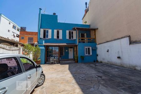 Casa à venda com 246m², 5 quartos e 4 vagas Casa à venda com 246m², 5 quartos e 4 vagasPátio