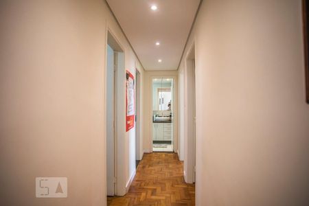 Corredor - Quartos de apartamento para alugar com 3 quartos, 102m² em Mirandópolis, São Paulo