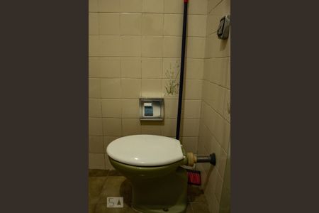 Casa à venda com 193m², 4 quartos e 2 vagasBanheiro de Serviço