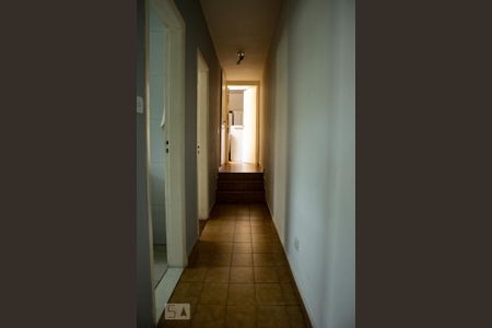 Casa à venda com 193m², 4 quartos e 2 vagasCorredor