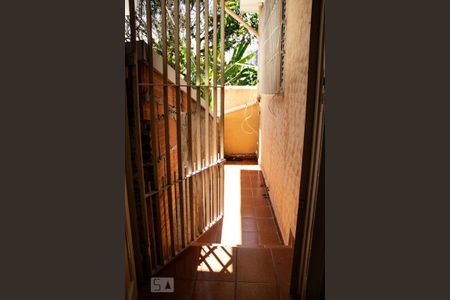 Casa à venda com 193m², 4 quartos e 2 vagasCorredor