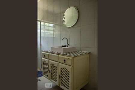 Banheiro  de casa à venda com 4 quartos, 193m² em Vila Sao Paulo, São Paulo