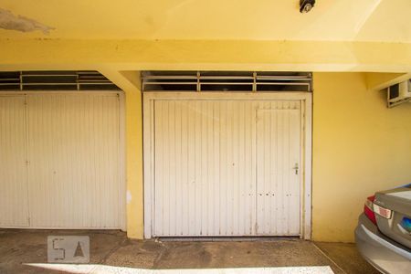 Garagem de casa de condomínio para alugar com 2 quartos, 130m² em Nonoai, Porto Alegre