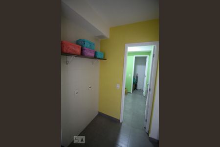 Apartamento à venda com 92m², 2 quartos e 2 vagas Apartamento à venda com 92m², 2 quartos e 2 vagasLavanderia