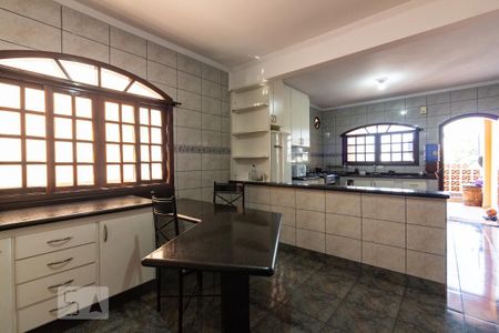 Casa para alugar com 125m², 5 quartos e 2 vagasCozinha