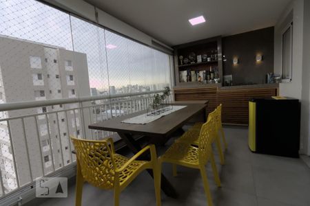 Apartamento à venda com 93m², 2 quartos e 2 vagas Apartamento à venda com 93m², 2 quartos e 2 vagasSacada