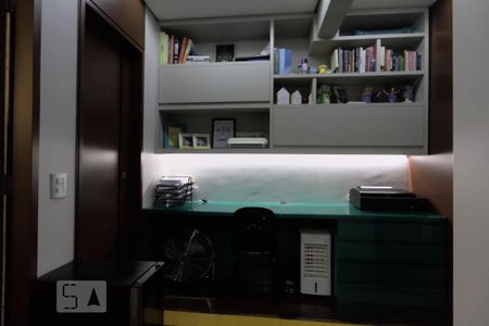 Apartamento à venda com 93m², 2 quartos e 2 vagas Apartamento à venda com 93m², 2 quartos e 2 vagasOffice