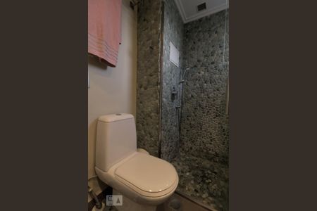 Apartamento à venda com 93m², 2 quartos e 2 vagas Apartamento à venda com 93m², 2 quartos e 2 vagasBanheiro da Suíte