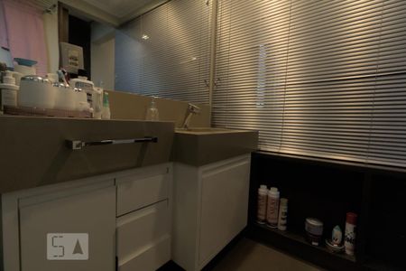 Apartamento à venda com 93m², 2 quartos e 2 vagas Apartamento à venda com 93m², 2 quartos e 2 vagasBanheiro da Suíte