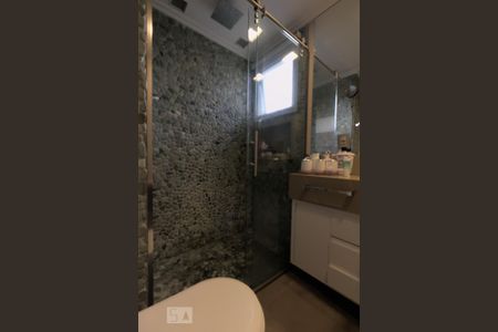 Apartamento à venda com 93m², 2 quartos e 2 vagas Apartamento à venda com 93m², 2 quartos e 2 vagasBanheiro da Suíte