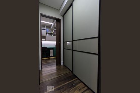 Apartamento à venda com 93m², 2 quartos e 2 vagas Apartamento à venda com 93m², 2 quartos e 2 vagasCloset da suíte