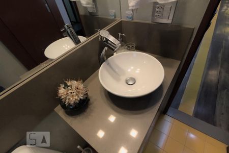 Apartamento à venda com 93m², 2 quartos e 2 vagas Apartamento à venda com 93m², 2 quartos e 2 vagasBanheiro