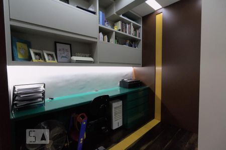 Apartamento à venda com 93m², 2 quartos e 2 vagas Apartamento à venda com 93m², 2 quartos e 2 vagasOffice