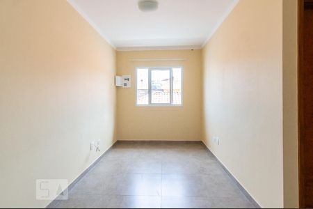Sala de casa de condomínio para alugar com 1 quarto, 32m² em Vila Romero, São Paulo