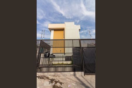 Casa de condomínio para alugar com 79m², 2 quartos e 2 vagas Casa de condomínio para alugar com 79m², 2 quartos e 2 vagasFachada