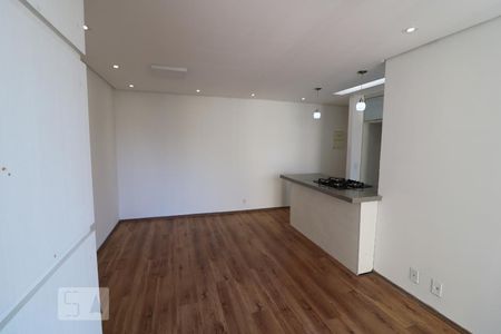 Sala de apartamento para alugar com 3 quartos, 67m² em Sítio da Figueira, São Paulo