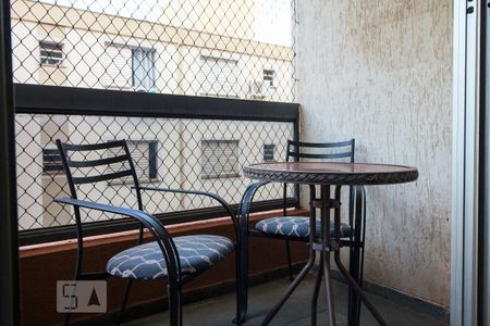 Apartamento para alugar com 107m², 3 quartos e 1 vaga Apartamento para alugar com 107m², 3 quartos e 1 vagaVaranda