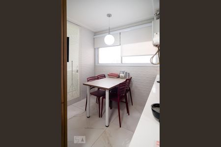 Apartamento à venda com 110m², 3 quartos e 2 vagas Apartamento à venda com 110m², 3 quartos e 2 vagasCozinha