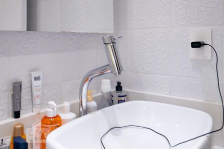 Apartamento à venda com 110m², 3 quartos e 2 vagas Apartamento à venda com 110m², 3 quartos e 2 vagasBanheiro Quarto 1 - Suíte