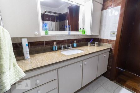 Apartamento à venda com 140m², 3 quartos e 4 vagasBanheiro da Suíte