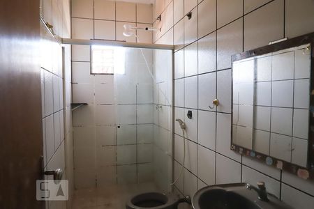 Banheiro de apartamento para alugar com 2 quartos, 50m² em  Taguatinga, Brasília