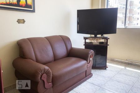Detalhe sala de apartamento para alugar com 2 quartos, 92m² em Aviação, Praia Grande