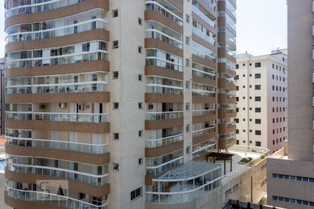 Vista sala de apartamento para alugar com 2 quartos, 92m² em Aviação, Praia Grande