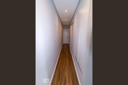 Corredor de casa para alugar com 4 quartos, 250m² em Jardim Piqueroby, São Paulo