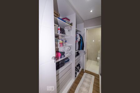 Casa à venda com 250m², 4 quartos e 2 vagasCloset da suíte 2