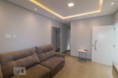 Sala de casa para alugar com 4 quartos, 250m² em Jardim Piqueroby, São Paulo