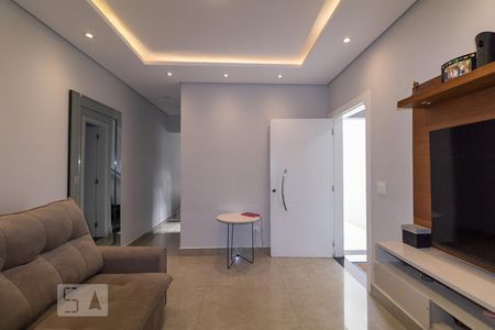 Sala de casa para alugar com 4 quartos, 250m² em Jardim Piqueroby, São Paulo