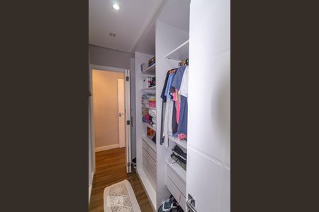 Casa à venda com 250m², 4 quartos e 2 vagasCloset da suíte 2