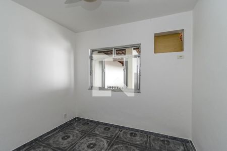 Quarto 1 de casa para alugar com 4 quartos, 98m² em Braz de Pina, Rio de Janeiro