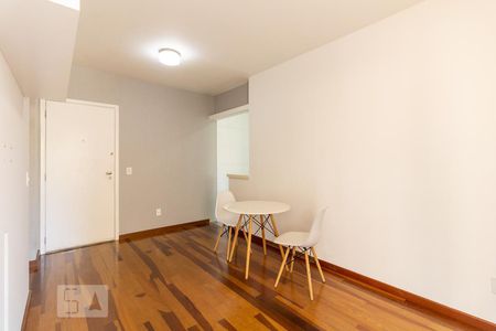 Sala  de apartamento para alugar com 1 quarto, 42m² em Aclimação, São Paulo