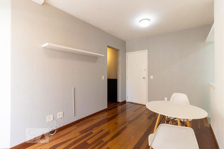 Sala  de apartamento para alugar com 1 quarto, 42m² em Aclimação, São Paulo