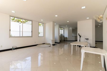 Apartamento para alugar com 42m², 1 quarto e 1 vagaSalão de Festas 