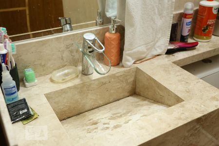 Casa à venda com 150m², 3 quartos e 2 vagasBanheiro 1