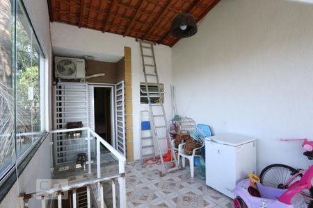 Casa à venda com 150m², 3 quartos e 2 vagasVaranda