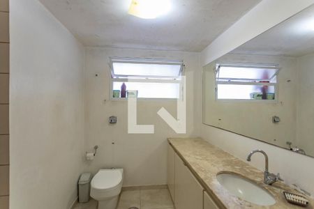 Apartamento à venda com 90m², 3 quartos e sem vaga Apartamento à venda com 90m², 3 quartos e sem vagaBanheiro Social