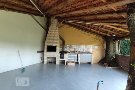 Casa à venda com 500m², 2 quartos e 2 vagas Casa à venda com 500m², 2 quartos e 2 vagasQuiosque