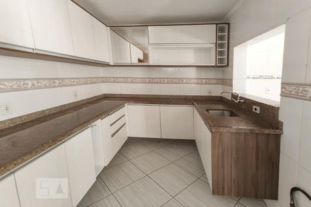 Casa à venda com 500m², 2 quartos e 2 vagas Casa à venda com 500m², 2 quartos e 2 vagasCozinha