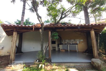 Casa à venda com 500m², 2 quartos e 2 vagas Casa à venda com 500m², 2 quartos e 2 vagasQuiosque