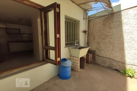 Casa à venda com 500m², 2 quartos e 2 vagas Casa à venda com 500m², 2 quartos e 2 vagasÁrea de Serviço 2