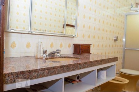 Casa para alugar com 340m², 5 quartos e 6 vagasBanheiro Social